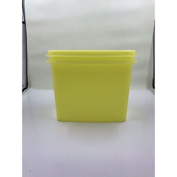 Tupperware 1243-3 Yellow Shelf Saver 2 Storage Containers With Lids Vintage - Picture 8 of 15